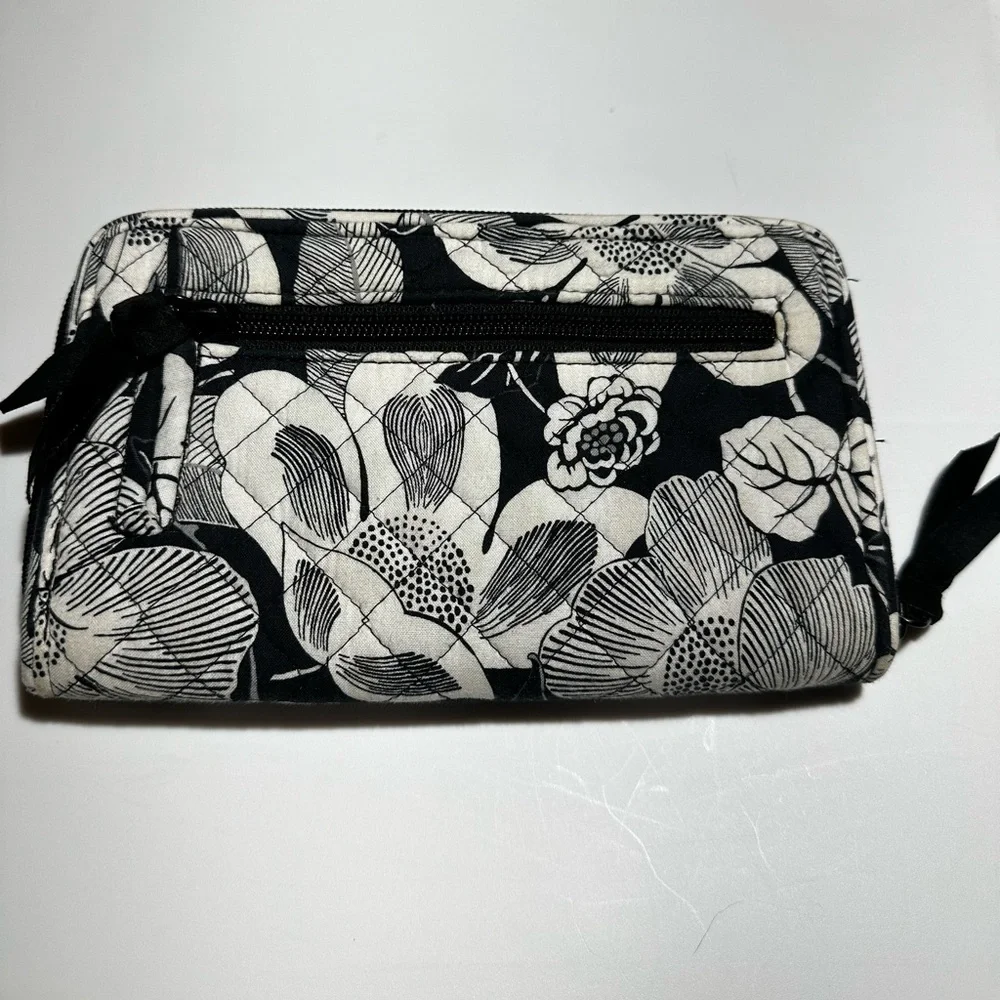 Vera Bradley Turn Lock Wallet Black White Floral Quilted Full Wallet - Picture 3 of 8
